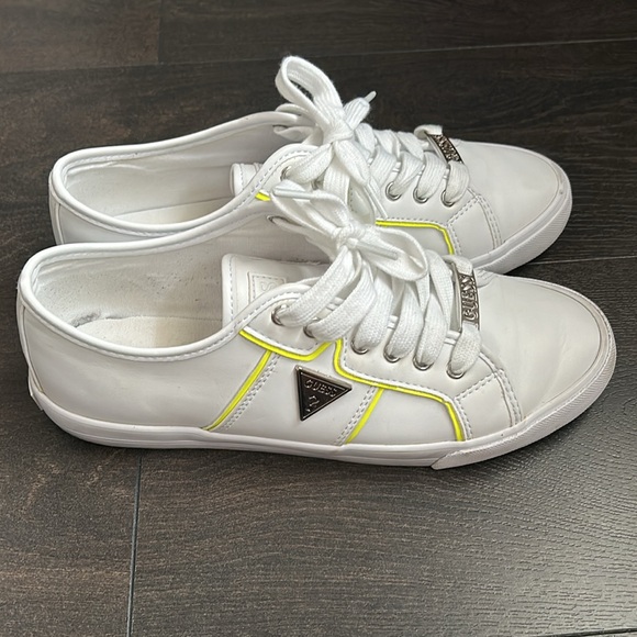 GUESS SHOES. - Picture 1 of 5